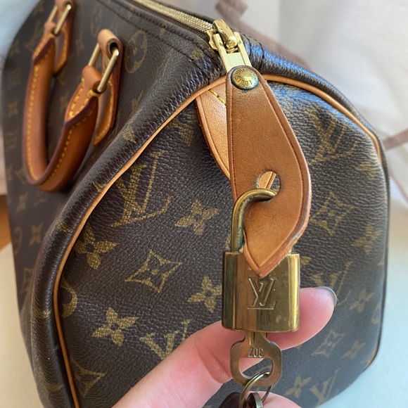 Louis Vuitton bag - Picture 7 of 8